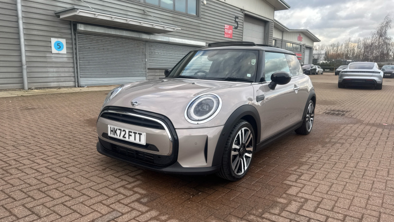 MINI Hatchback 1.5 Cooper Exclusive 3dr Auto Petrol Hatchback